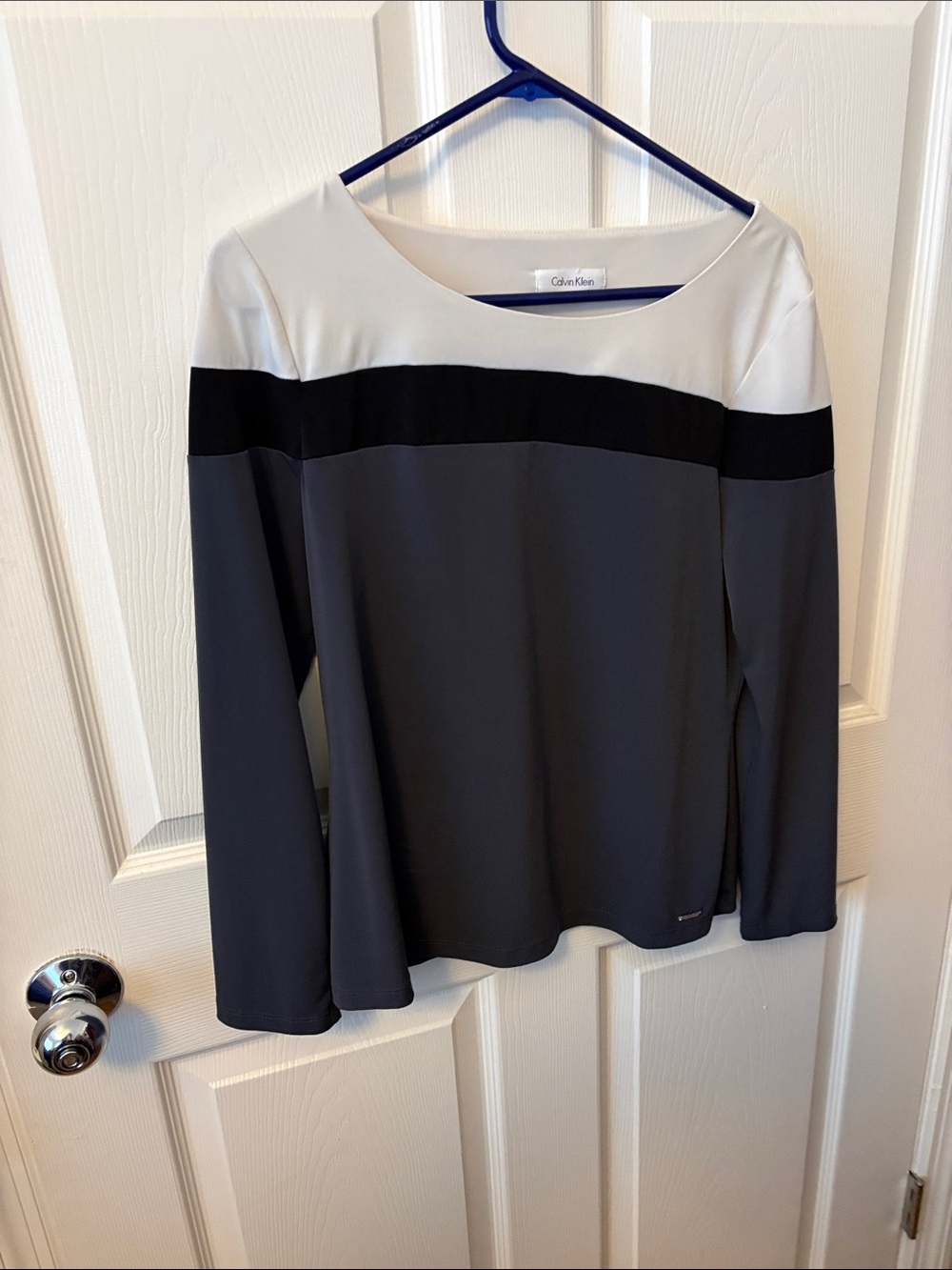 Calvin Klein Women's Long-Sleeve Colorblock Top - White/Black/Gray